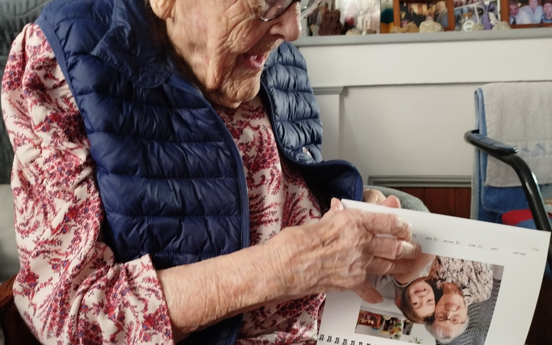 PORTRAIT DU MOIS – MONETTE, 100 ANS ET TOUJOURS L’ŒIL VIF !